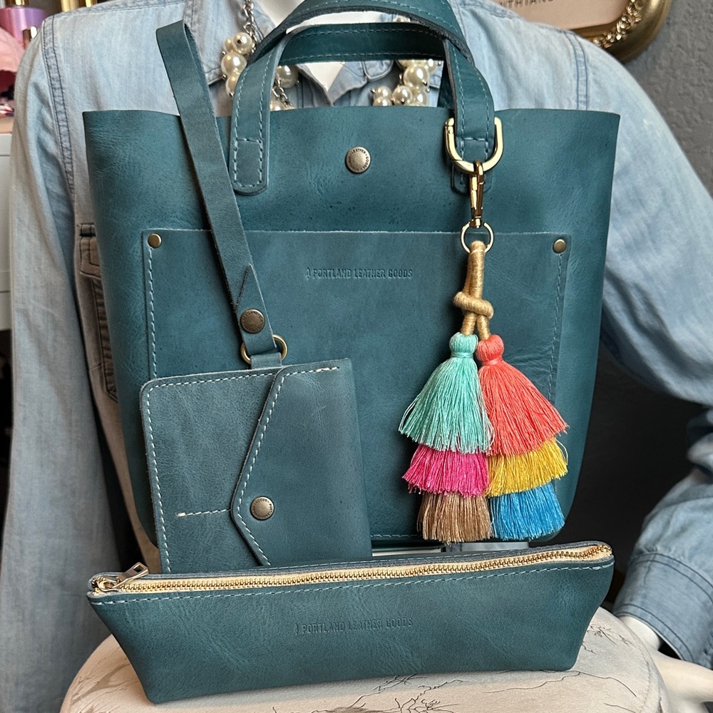 PLG aqua 🩵🩵🩵 mini tote, bundle passport canoe